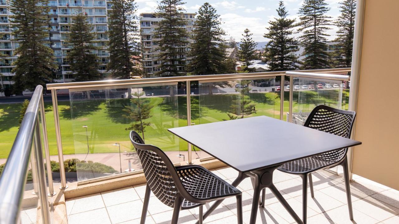 Oaks Glenelg Plaza Pier Suites 애들레이드 외부 사진