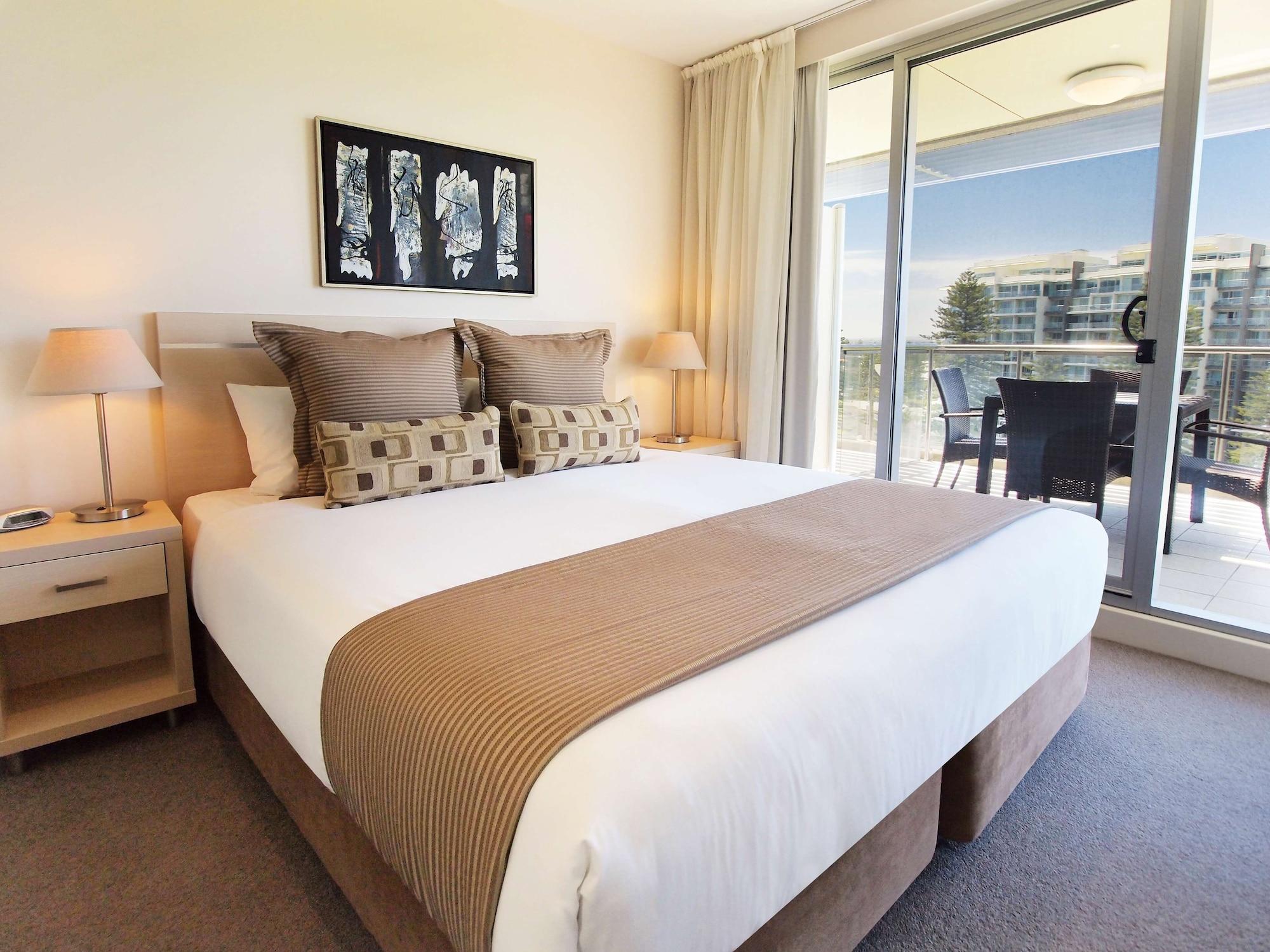 Oaks Glenelg Plaza Pier Suites 애들레이드 외부 사진