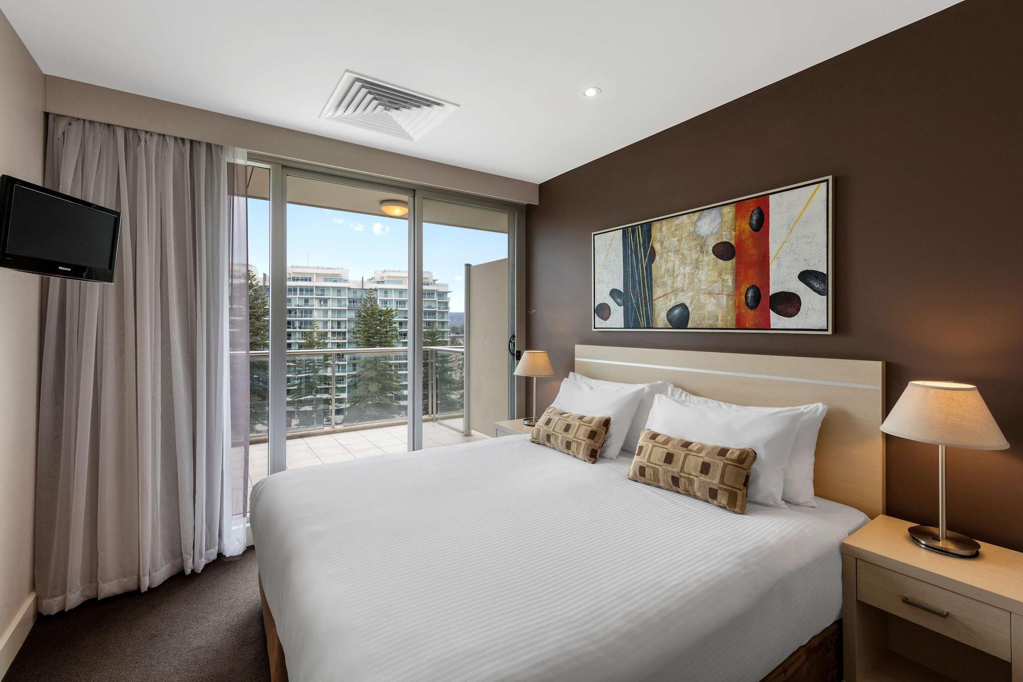 Oaks Glenelg Plaza Pier Suites 애들레이드 외부 사진